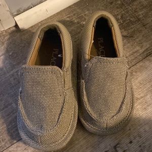 Size 6 toddler shoe
